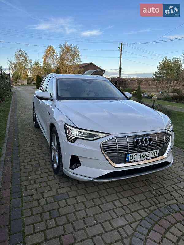 Позашляховик / Кросовер Audi e-tron 2019 в Львові фото 10 Позашляховик / Кросовер Audi e-tron 2019 в Львові