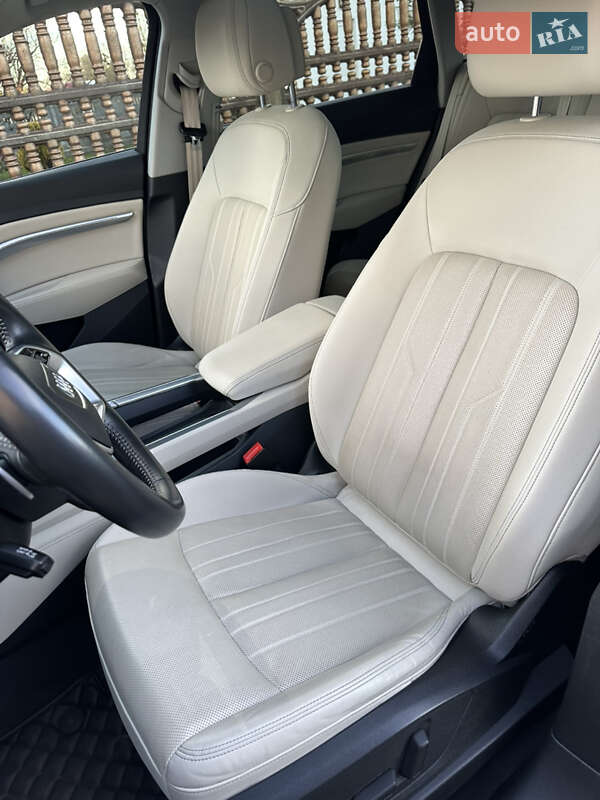 Позашляховик / Кросовер Audi e-tron 2019 в Львові фото 21 Позашляховик / Кросовер Audi e-tron 2019 в Львові