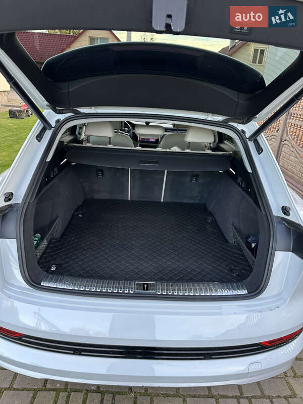 Позашляховик / Кросовер Audi e-tron 2019 в Львові фото 27 Позашляховик / Кросовер Audi e-tron 2019 в Львові