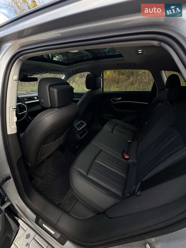 Позашляховик / Кросовер Audi e-tron 2022 в Львові фото 28 Позашляховик / Кросовер Audi e-tron 2022 в Львові