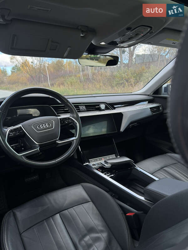 Позашляховик / Кросовер Audi e-tron 2022 в Львові фото 89 Позашляховик / Кросовер Audi e-tron 2022 в Львові