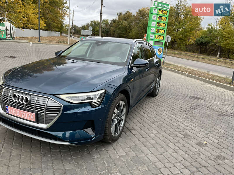 Внедорожник / Кроссовер Audi e-tron 2020 в Днепре