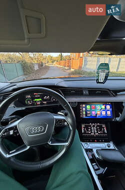 Внедорожник / Кроссовер Audi e-tron 2019 в 