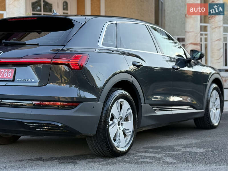 Внедорожник / Кроссовер Audi e-tron 2021 в Тернополе