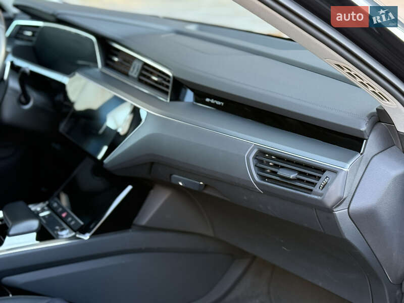 Внедорожник / Кроссовер Audi e-tron 2021 в Тернополе