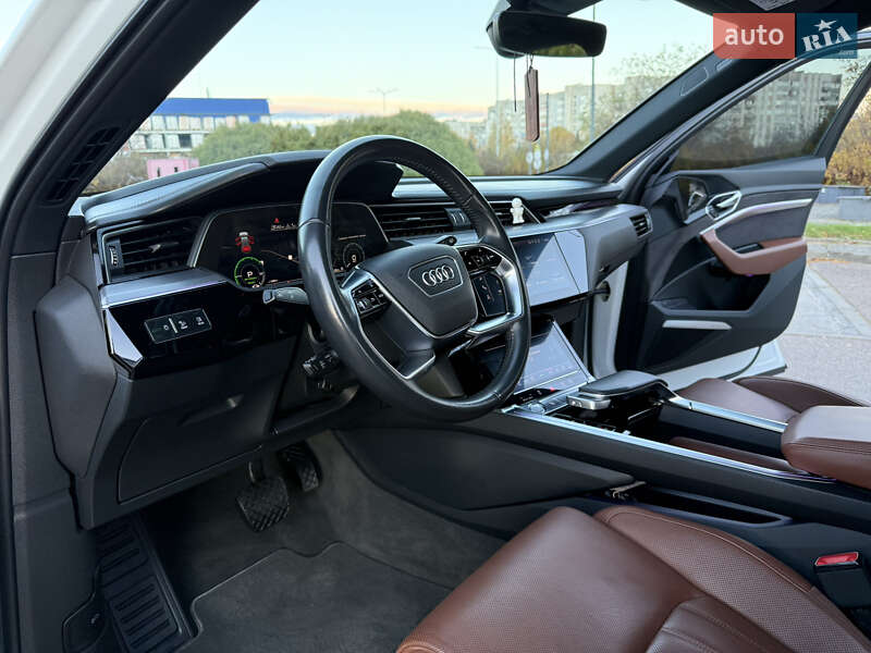 Позашляховик / Кросовер Audi e-tron 2020 в Львові фото 51 Позашляховик / Кросовер Audi e-tron 2020 в Львові