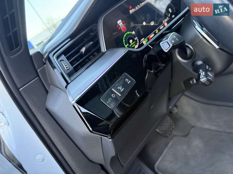 Позашляховик / Кросовер Audi e-tron 2020 в Львові фото 60 Позашляховик / Кросовер Audi e-tron 2020 в Львові