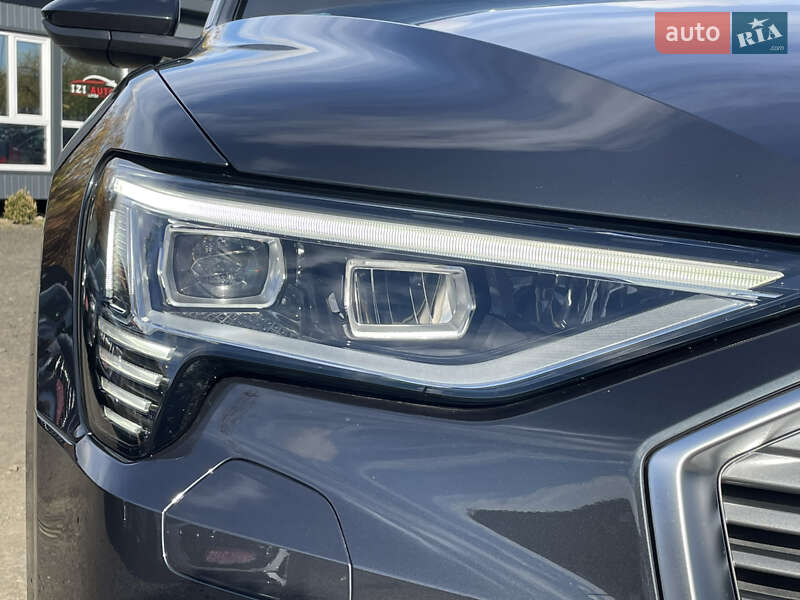 Позашляховик / Кросовер Audi e-tron 2022 в Луцьку