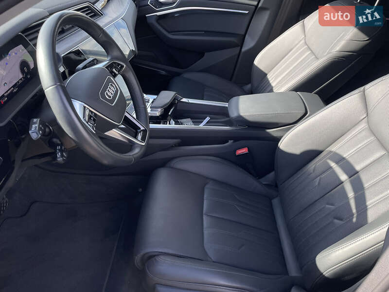 Позашляховик / Кросовер Audi e-tron 2022 в Луцьку