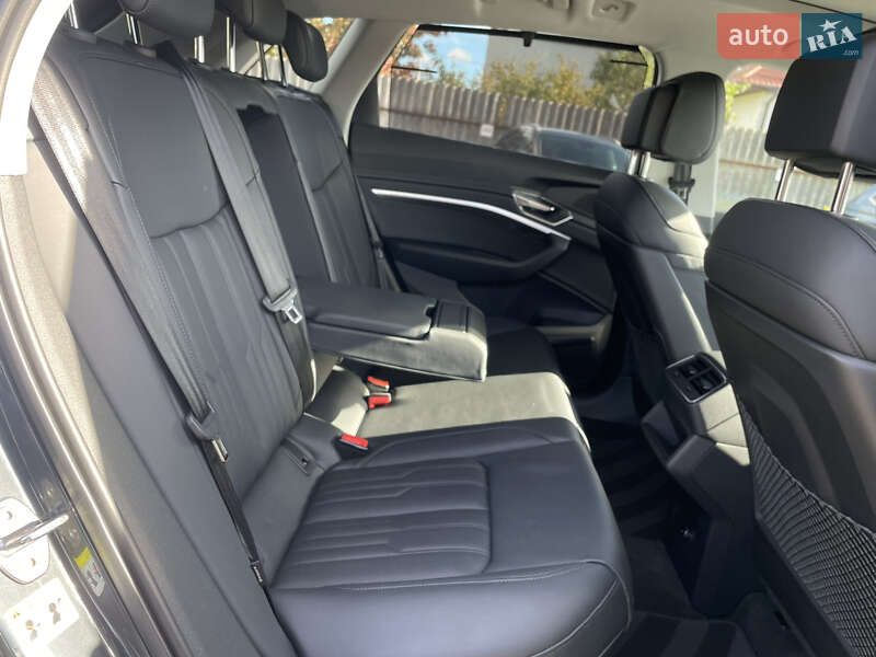 Позашляховик / Кросовер Audi e-tron 2022 в Луцьку