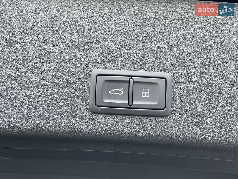 Позашляховик / Кросовер Audi e-tron 2022 в Луцьку