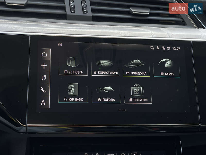 Позашляховик / Кросовер Audi e-tron 2022 в Луцьку