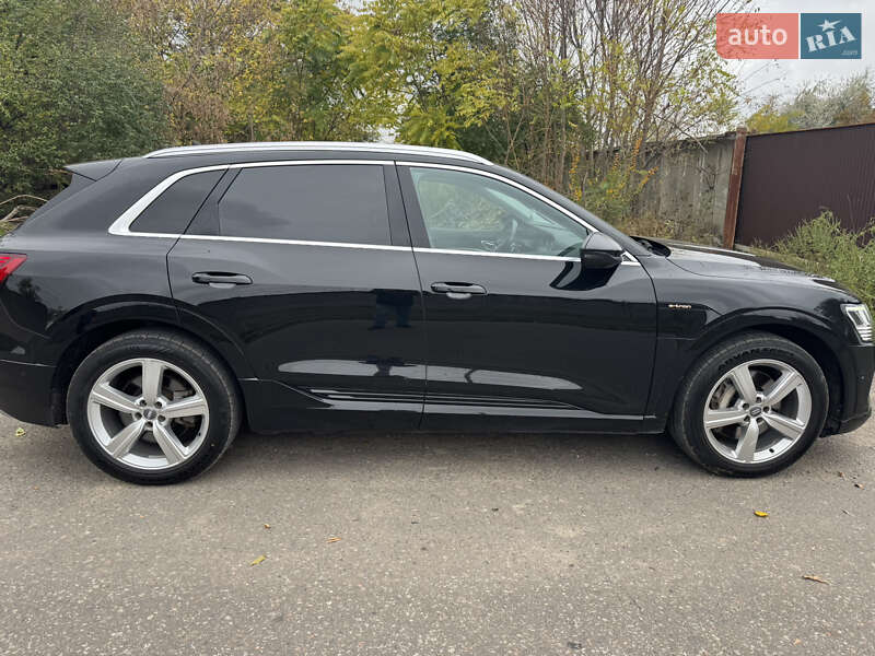 Позашляховик / Кросовер Audi e-tron 2019 в Одесі