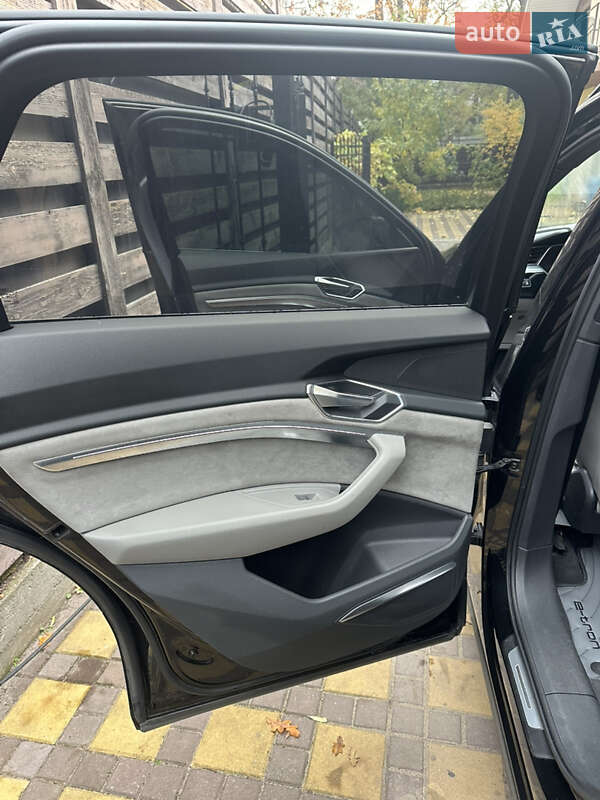 Позашляховик / Кросовер Audi e-tron 2019 в Ірпені фото 11 Позашляховик / Кросовер Audi e-tron 2019 в Ірпені