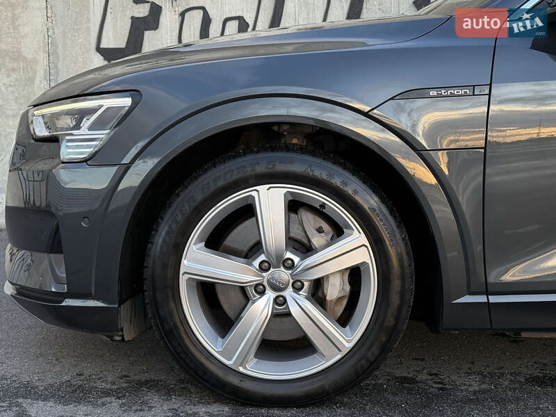 Позашляховик / Кросовер Audi e-tron 2020 в Львові фото 11 Позашляховик / Кросовер Audi e-tron 2020 в Львові