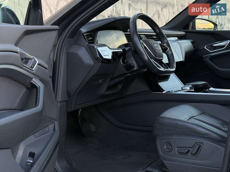 Позашляховик / Кросовер Audi e-tron 2020 в Львові фото 28 Позашляховик / Кросовер Audi e-tron 2020 в Львові