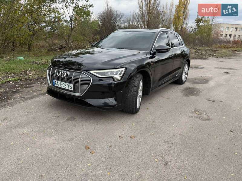 Внедорожник / Кроссовер Audi e-tron 2019 в Киеве