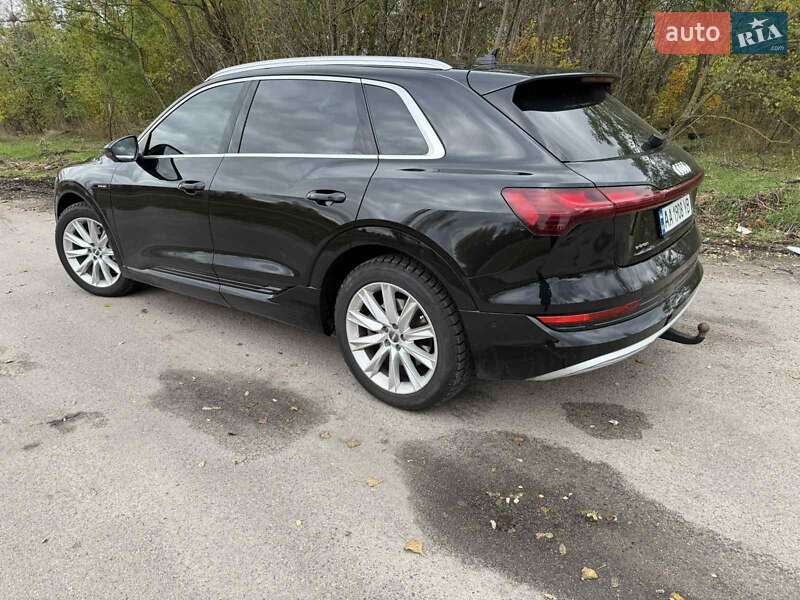 Внедорожник / Кроссовер Audi e-tron 2019 в Киеве