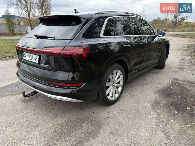 Внедорожник / Кроссовер Audi e-tron 2019 в Киеве