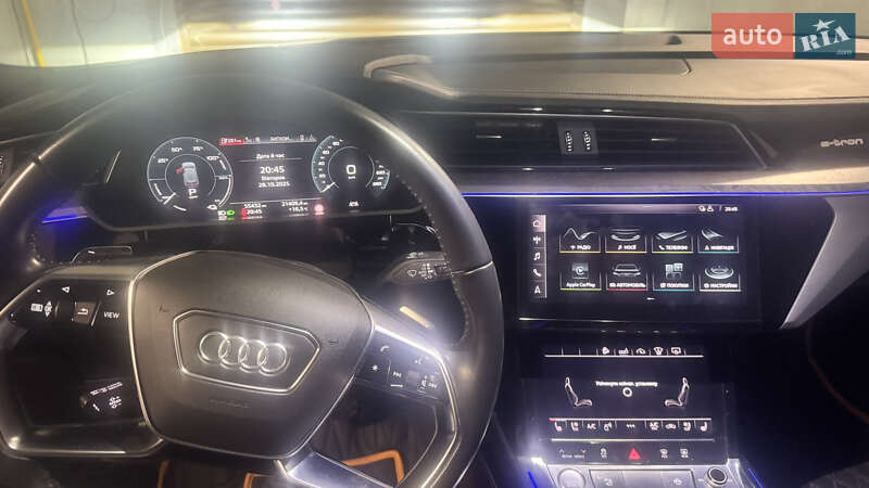 Внедорожник / Кроссовер Audi e-tron 2019 в Киеве фото 6 Внедорожник / Кроссовер Audi e-tron 2019 в Киеве