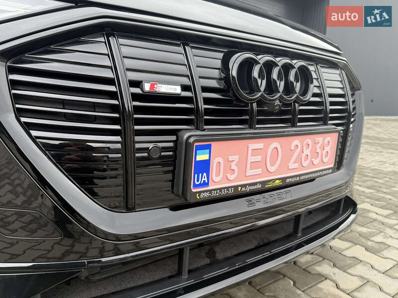 Позашляховик / Кросовер Audi e-tron 2022 в Іршаві
