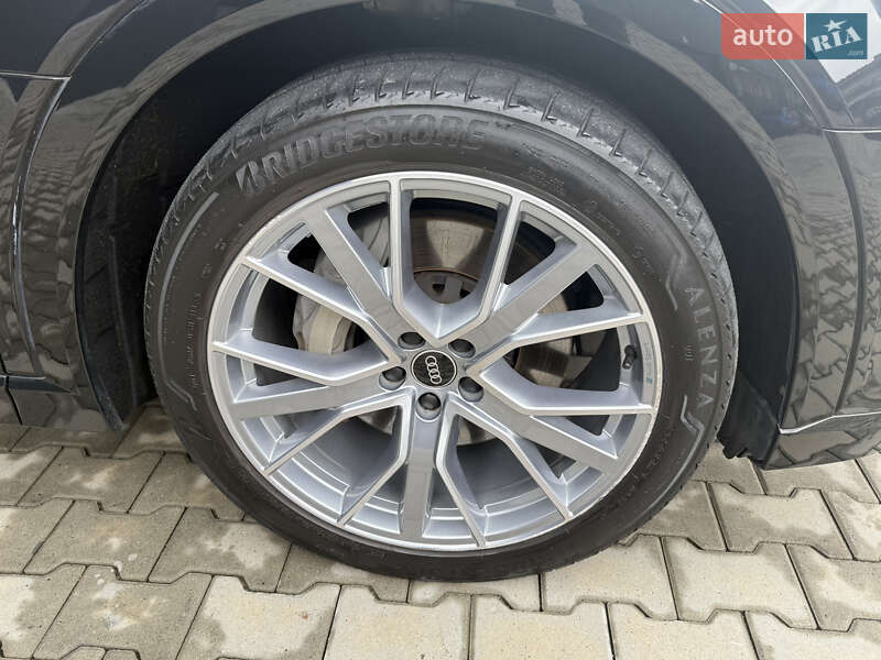 Позашляховик / Кросовер Audi e-tron 2022 в Іршаві