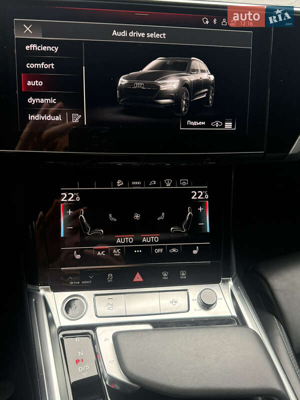 Позашляховик / Кросовер Audi e-tron 2022 в Іршаві