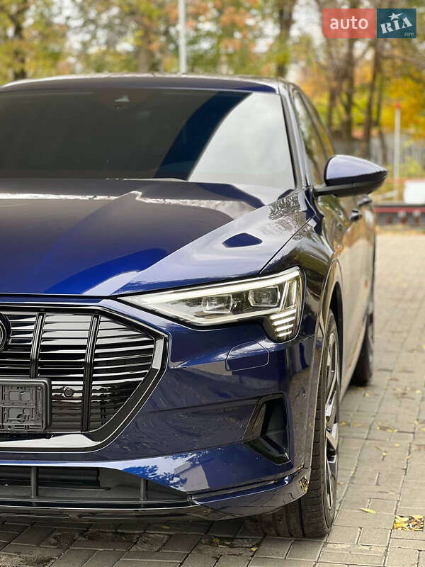 Внедорожник / Кроссовер Audi e-tron 2022 в Днепре