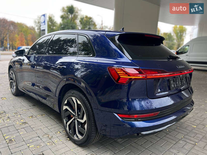 Внедорожник / Кроссовер Audi e-tron 2022 в Днепре