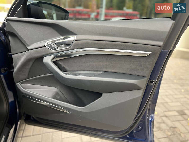 Внедорожник / Кроссовер Audi e-tron 2022 в Днепре