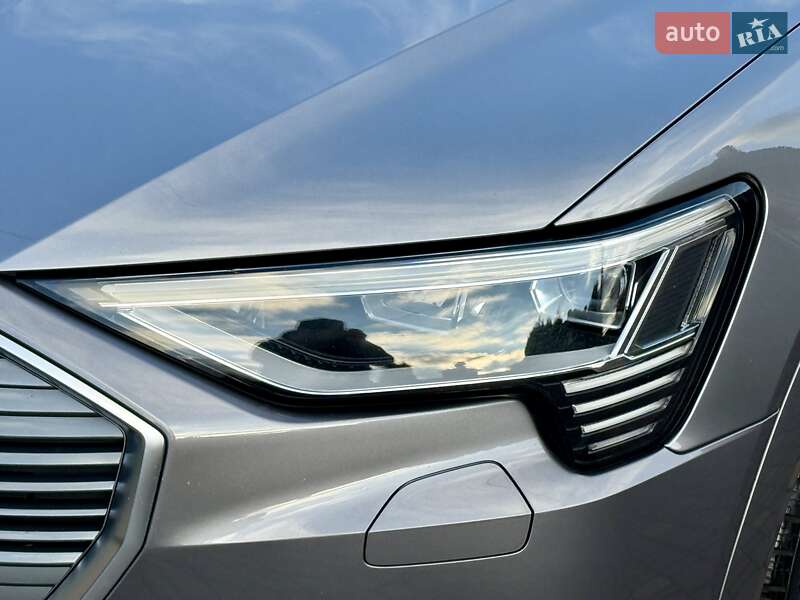 Позашляховик / Кросовер Audi e-tron 2019 в Рівному