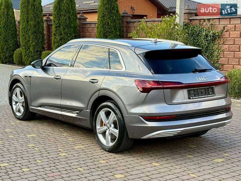 Позашляховик / Кросовер Audi e-tron 2019 в Рівному