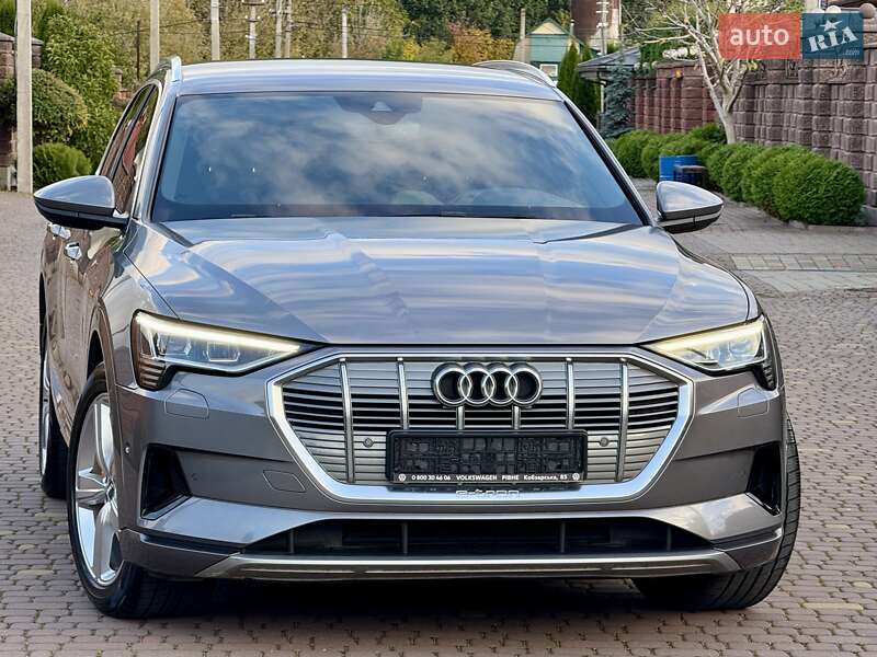 Позашляховик / Кросовер Audi e-tron 2019 в Рівному