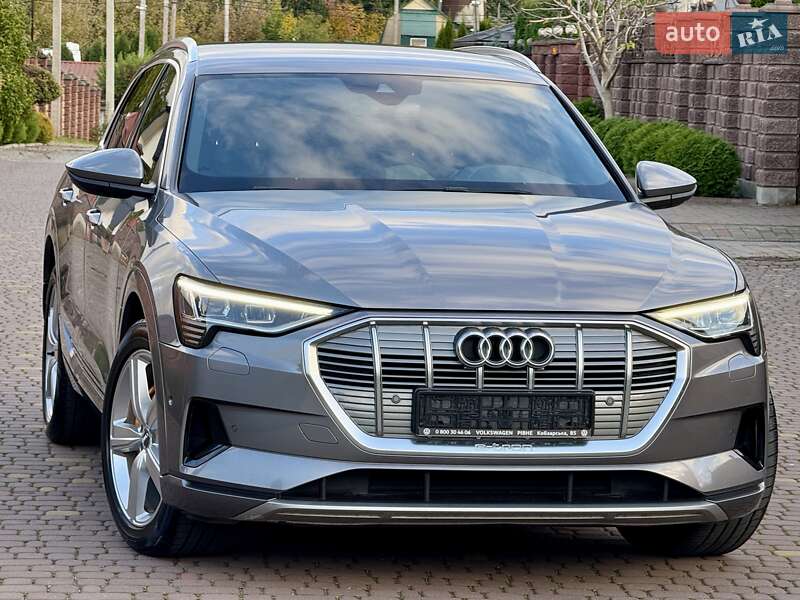 Позашляховик / Кросовер Audi e-tron 2019 в Рівному