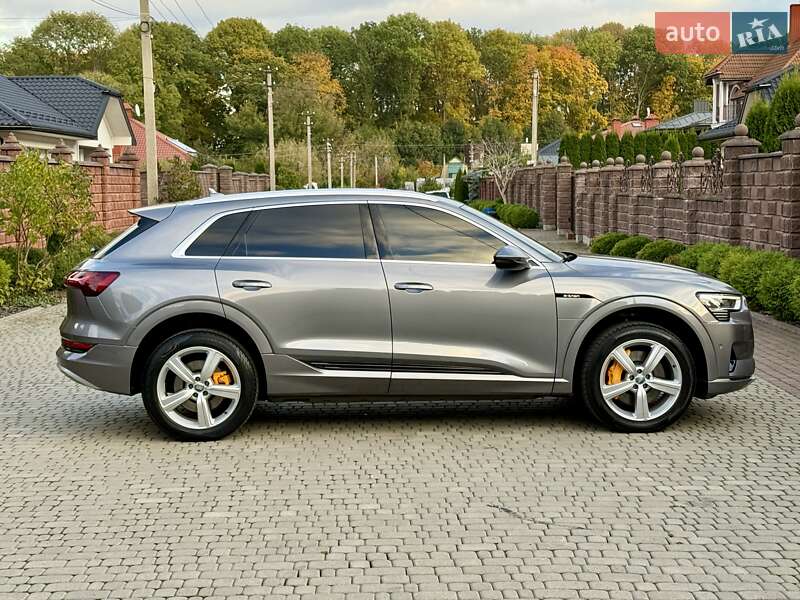 Позашляховик / Кросовер Audi e-tron 2019 в Рівному