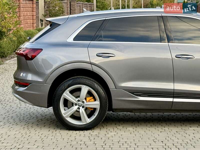 Позашляховик / Кросовер Audi e-tron 2019 в Рівному