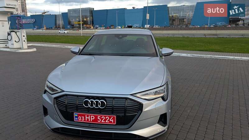 Позашляховик / Кросовер Audi e-tron 2020 в Києві