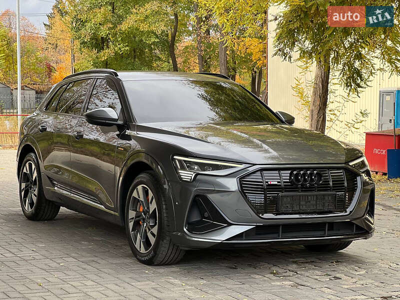 Audi e-tron 2022