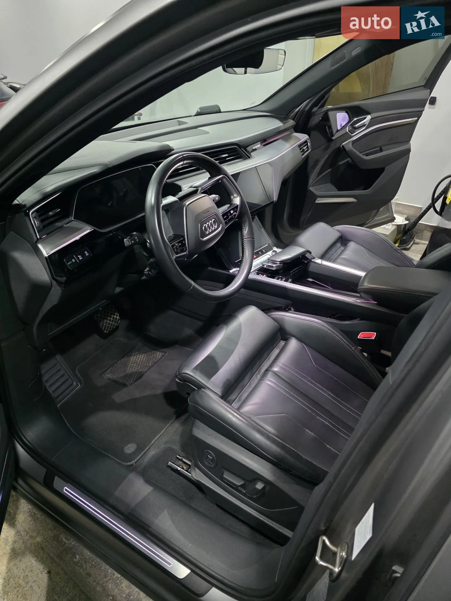 2019 Audi e-tron - мініатюра 5