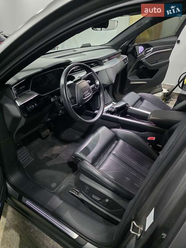 Внедорожник / Кроссовер Audi e-tron 2019 в Одессе фото 5 Внедорожник / Кроссовер Audi e-tron 2019 в Одессе