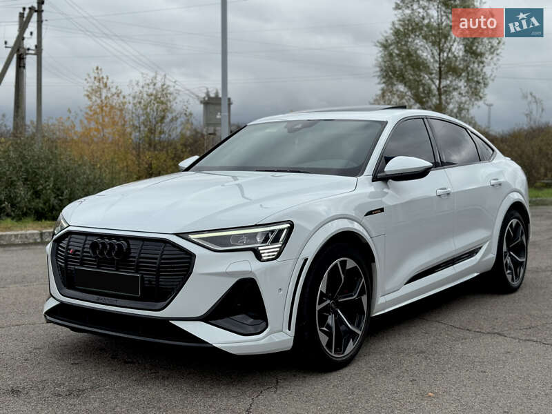Позашляховик / Кросовер Audi e-tron 2021 в Ужгороді фото 12 Позашляховик / Кросовер Audi e-tron 2021 в Ужгороді