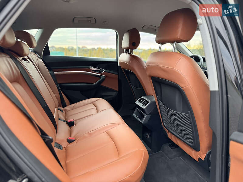 Позашляховик / Кросовер Audi e-tron 2019 в Рівному фото 27 Позашляховик / Кросовер Audi e-tron 2019 в Рівному