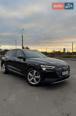 Позашляховик / Кросовер Audi e-tron 2022 в Бердичеві