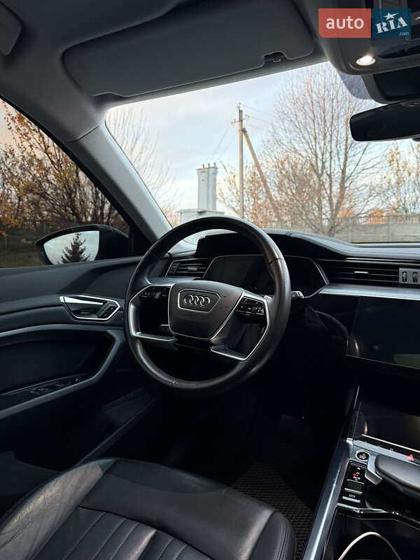 Позашляховик / Кросовер Audi e-tron 2022 в Бердичеві