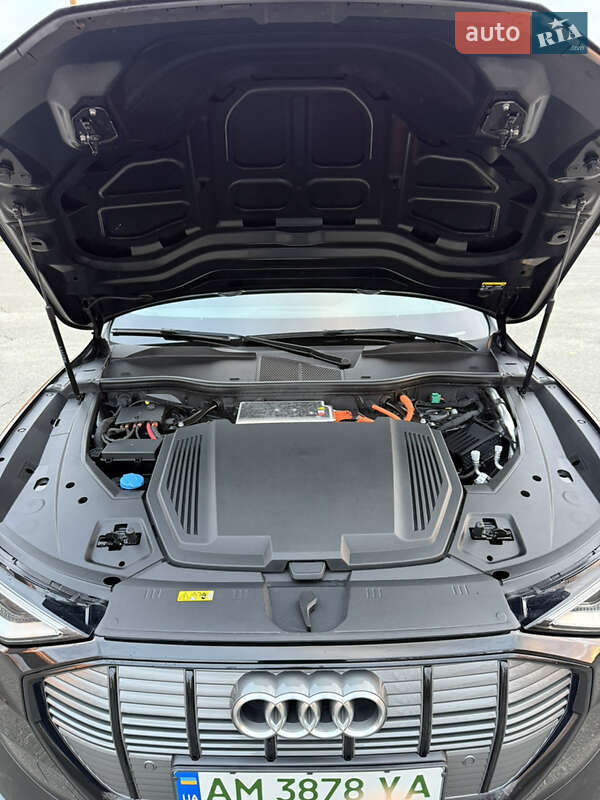 Позашляховик / Кросовер Audi e-tron 2022 в Бердичеві
