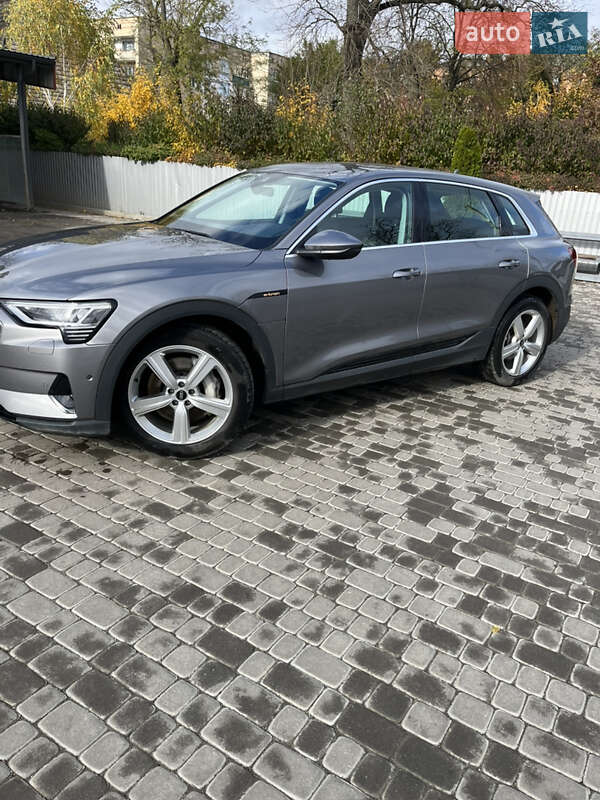 Позашляховик / Кросовер Audi e-tron 2022 в Старокостянтинові