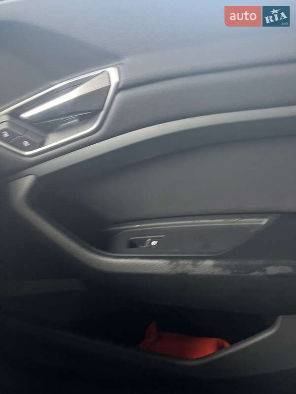 Позашляховик / Кросовер Audi e-tron 2022 в Старокостянтинові