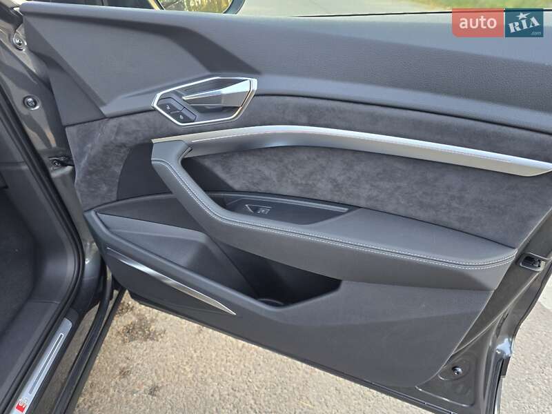 Позашляховик / Кросовер Audi e-tron 2020 в Ковелі фото 65 Позашляховик / Кросовер Audi e-tron 2020 в Ковелі