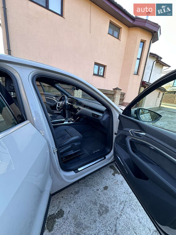 Позашляховик / Кросовер Audi e-tron 2020 в Львові фото 20 Позашляховик / Кросовер Audi e-tron 2020 в Львові