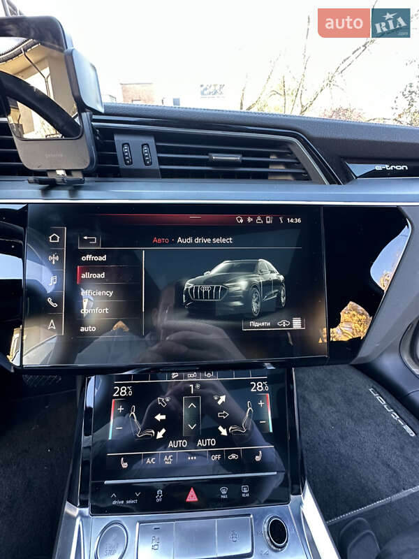 Позашляховик / Кросовер Audi e-tron 2020 в Львові фото 30 Позашляховик / Кросовер Audi e-tron 2020 в Львові